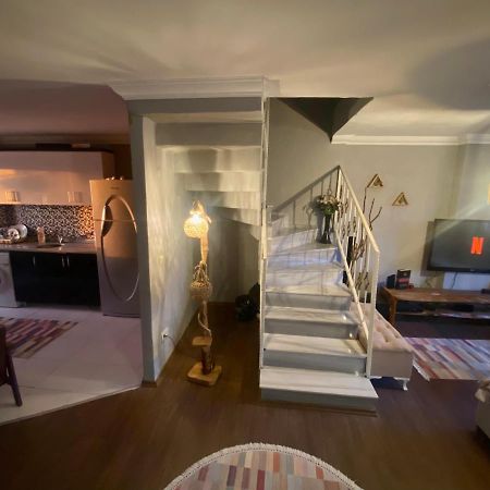 Apartamento Cozy House Near The Airport Arnavutkoy Exterior foto